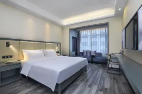Wing Hotel Guilin - Central Square - Room