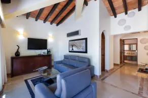 P V South Shore Luxury Accommodations - Camera