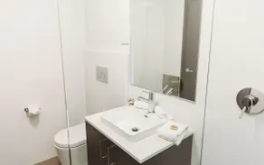 Coniston Hotel Wollongong - Bathroom