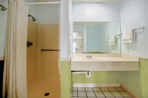 Day & Night Inn - Salle de bain