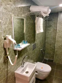 Kehribar Otel & Cafe Restaurant - Bathroom