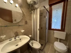 Relax in quiet accommodation in Bibione Pineda - Salle de bain