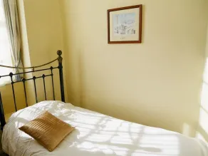 The Saracens Head Hotel - Room