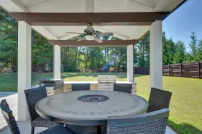 Spacious Winder Getaway w/ Hot Tub + Game Room! - Interior