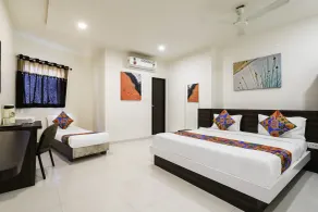FabHotel SK - Nr Rajkot Municipal Corporation, Central Zone 120M - Zimmer