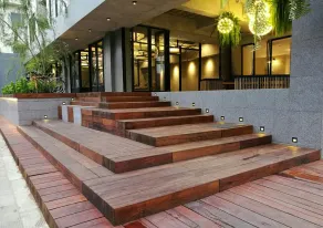 Bossotel Chiang Mai - Entrada interior