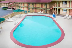 Days Inn by Wyndham Little Rock/Medical Center - Piscine