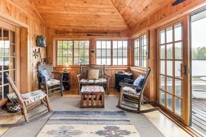 Lakefront Adirondacks Home: Lake George Oasis! - Innvendig