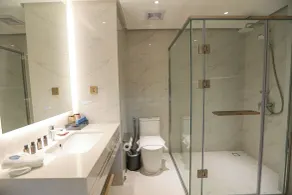 Luxu Hotel and Resort - Badezimmer