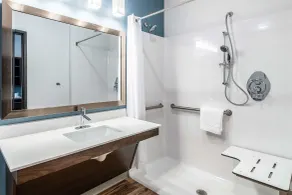 WoodSpring Suites Indianapolis Zionsville - Bathroom