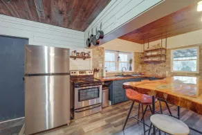 Rural Outdoor Oasis! Edgemont Cabin w/ Fire Pit - Intérieur
