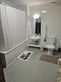 Room-spacious Retreat With Private Balco - Badrum