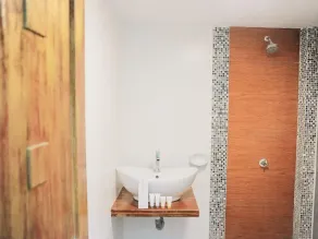 Villa Excellance Beach and Wave Pool Resort - Bathroom