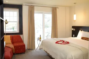 The Shaw Club Hotel - Chambre
