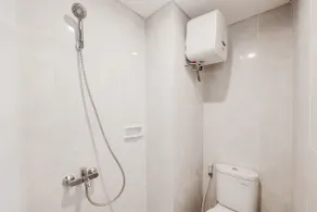 Modern And Tidy Studio Serpong Garden Apartment - Salle de bain