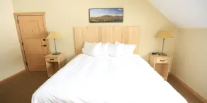 Burke Mountain Hotel - Zimmer
