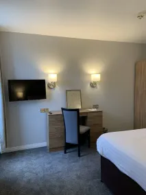St James Hotel - Chambre