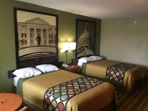 Super 8 by Wyndham Meridian - Chambre