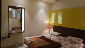 Samrat Hotel - Room