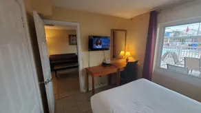 Sandbox Motel - Room