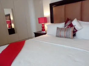 The Royal Princess Garden Apartment Near Monte - Room