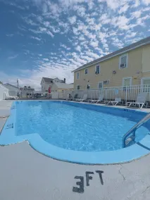 Dry Dock Motel - Piscine