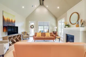 Walk to Shops & Winery! Stylish Dtwn Ovilla Home - Innvendig