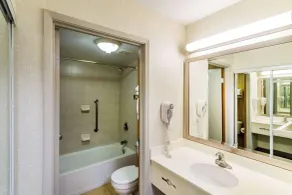 Econo Lodge Inn & Suites Calgary - University - Camera