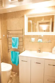 Bernti's Mountain Inn - Bathroom