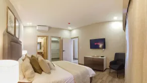 Regatta Living Hotel - Room