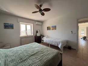 Wohnung mit Garten, privatem Pool und Terrasse - Zimmer