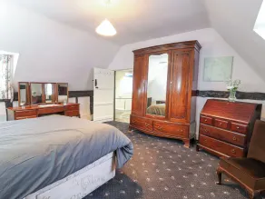 Spacious Group Accommodation with Hot Tub Near Wyboston Lakes - Rom