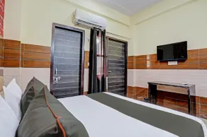 HOTEL LYF SUITES NOIDA 63 - Camera
