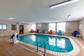 Quality Suites Austin South Street Elmo District - Pool