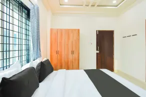 Super Townhouse Kokapet Near GAR - Habitación