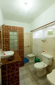 Zerof Guest House - Bathroom