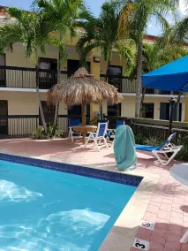 Days Inn by Wyndham Florida City - Piscine