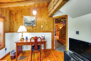 Forest Hideaway in Plainfield: Hike, Paddle & Ski - Interni