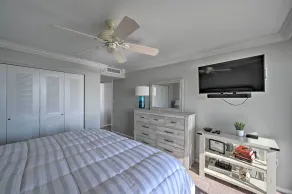 Cozy Coastal Condo w/ Pool Access: Steps to Beach! - Interiør