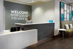 Hampton Inn & Suites Kansas City-Country Club Plaza - Réception