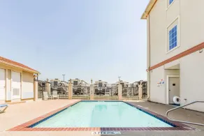 Super 8 by Wyndham Alvarado - Piscine