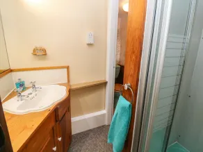 Sycamore Cottage - Bathroom