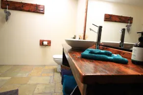 Down to Earth Farm Retreat - Bathroom