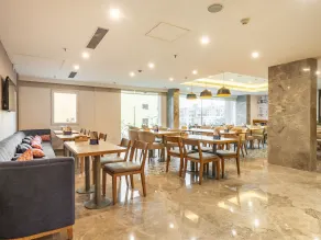 Holiday Inn Express Ahmedabad Prahlad Nagar by IHG - Restaurant