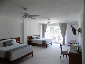 Noah Beach Hotel & Suites - Habitación
