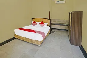 OYO Life 90508 Wisma Kenanga - Room