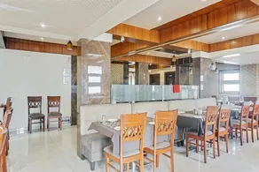 Hotel Maval Grand - Restaurant