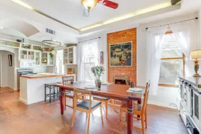 Steps to Shops & Eats: Decatur Home w/ Large Yard - Innvendig