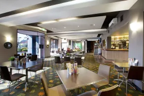 Nightcap at St Albans Hotel - Restaurant