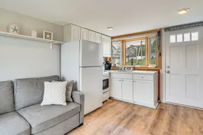 Coastal Hampton Condo: Walk to North Beach! - Interior